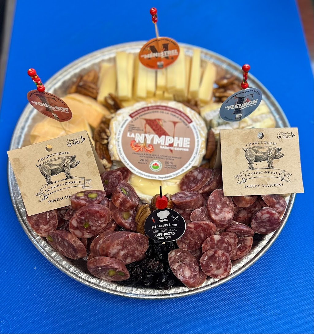 Les lunchs a phil | 1075 Croissant Des Hauteurs, Saint-Hippolyte, QC J8A 0A5, Canada | Phone: (450) 820-0324