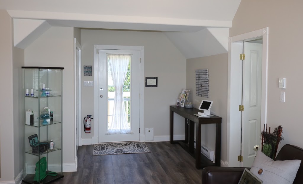 Radiance Body Wax & Sugar Studio | 8506 E Saanich Rd, North Saanich, BC V8L 5W2, Canada | Phone: (250) 889-3310