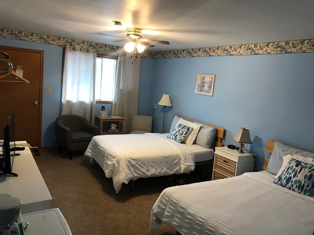 Shenstone Motor Inn | 19745 ON-6, Wiarton, ON N0H 2T0, Canada | Phone: (519) 534-1831