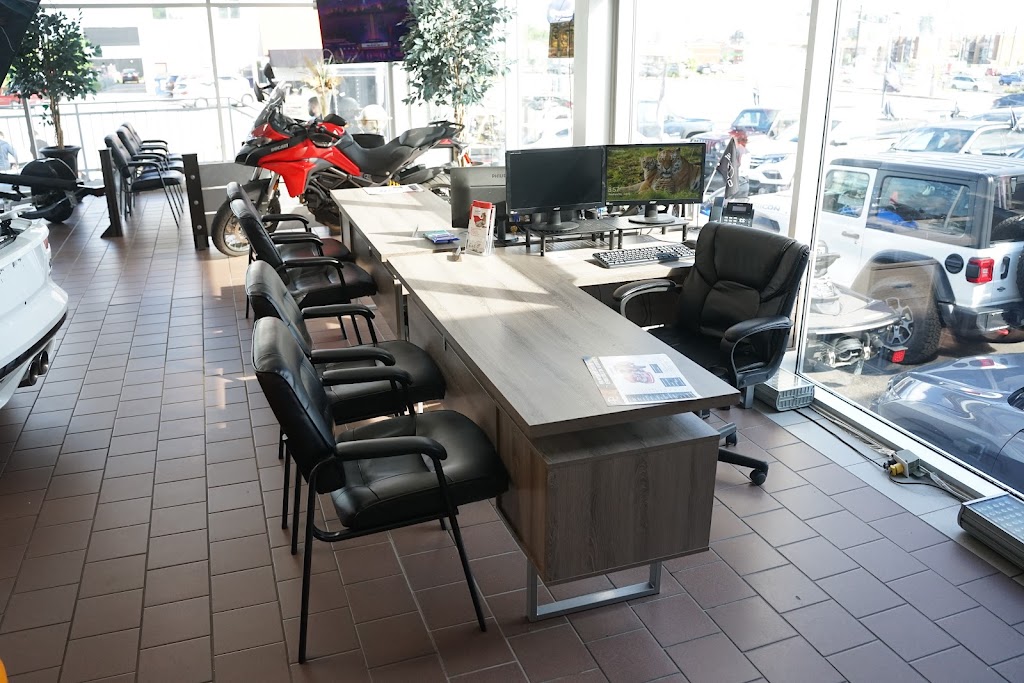 Auto Primo | 2032 Bd du Curé-Labelle, Laval, QC H7T 1L3, Canada | Phone: (450) 686-4959
