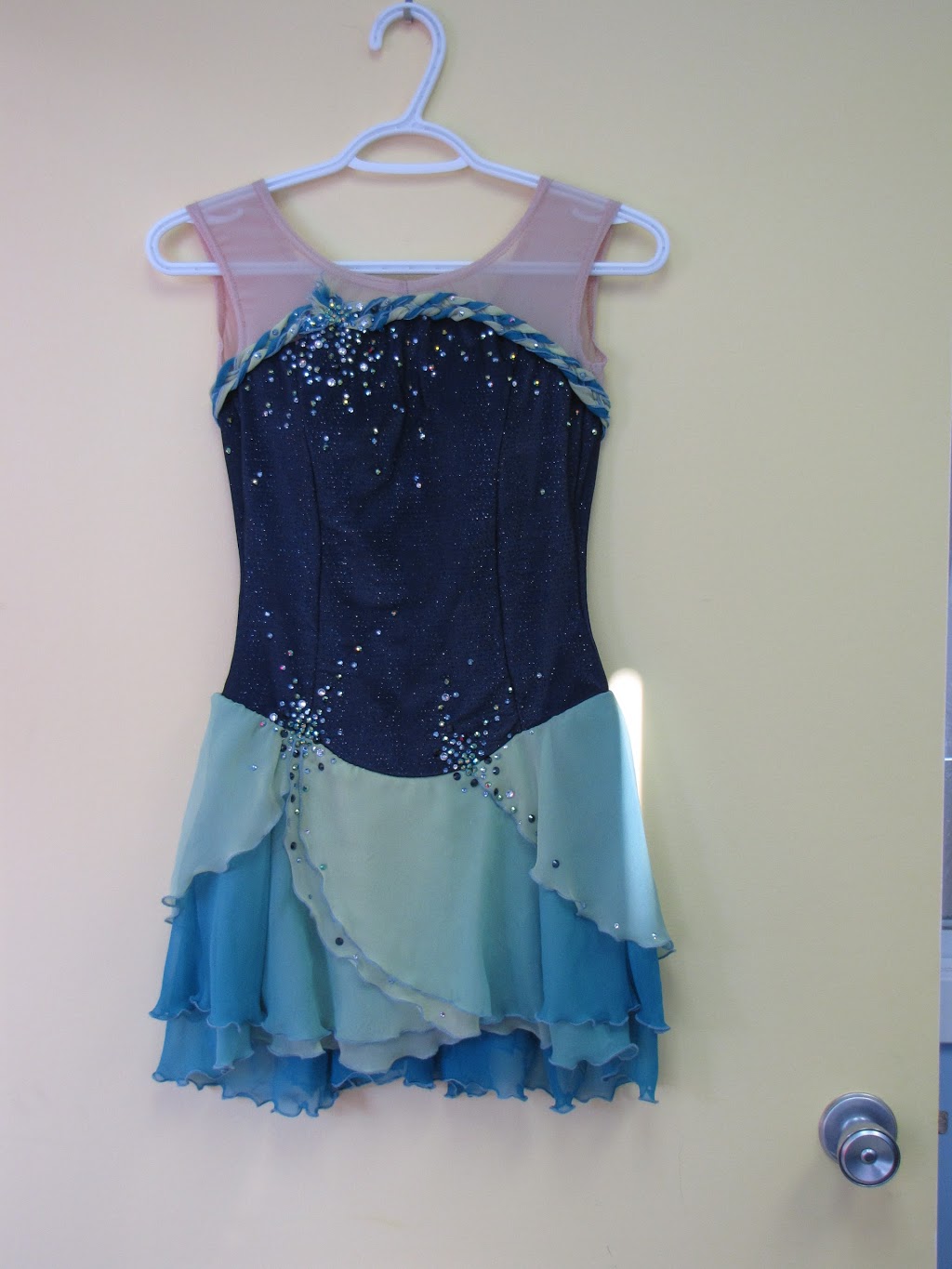 Peak Sportswear | 1180 Newmarket St, Ottawa, ON K1B 1A6, Canada | Phone: (613) 238-8581
