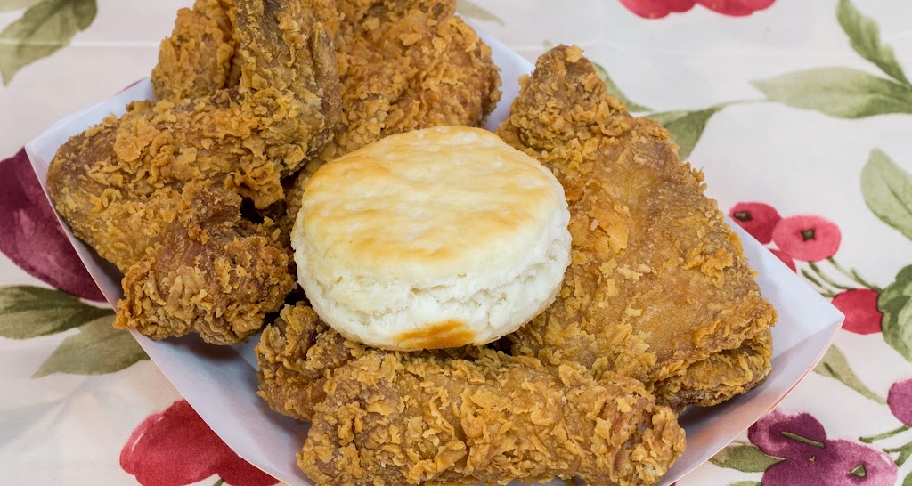Popeyes Louisiana Kitchen | 181 Eglinton Ave E, Toronto, ON M4P 1J4, Canada | Phone: (647) 347-5570