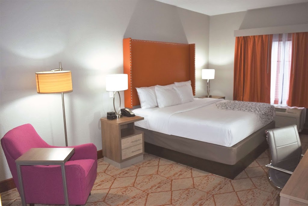 La Quinta Inn & Suites by Wyndham Lackawanna | 2500 Hamburg Turnpike, Lackawanna, NY 14218, USA | Phone: (716) 821-0030