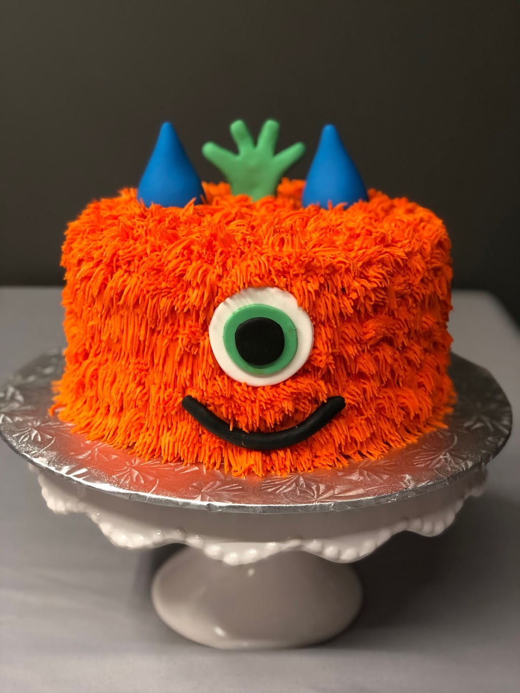 Yates Custom Cakes | 85 Hemlock Way, Grimsby, ON L3M 5M6, Canada | Phone: (289) 925-3786