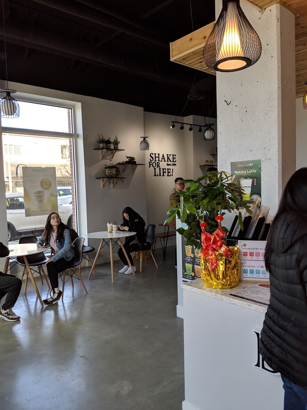 Ding Tea | 1808 Renfrew St, Vancouver, BC V5M 3H9, Canada | Phone: (604) 620-0568