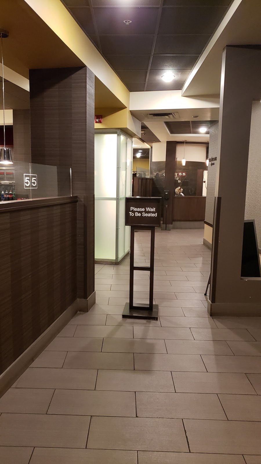 holiday inn | huronchurch, Windsor, ON N8X 4G1, Canada | Phone: (519) 966-1200
