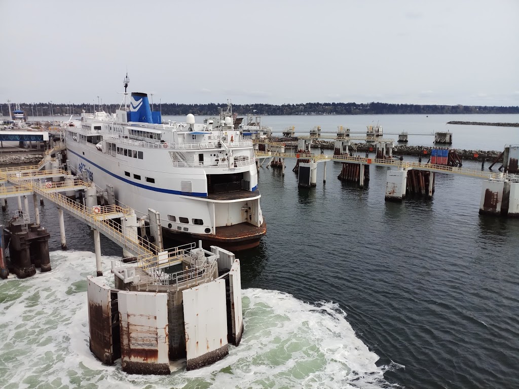 Tsawwassen Ferry Passenger Pick Up Terminal Parking Lot | 1 Ferry Causeway, Tsawwassen, BC V4M 4G3, Canada