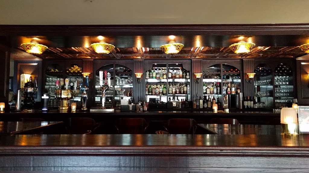 Finbars Portland Hills | 635 Portland Hills Dr, Dartmouth, NS B2W 0J7, Canada | Phone: (902) 444-7654