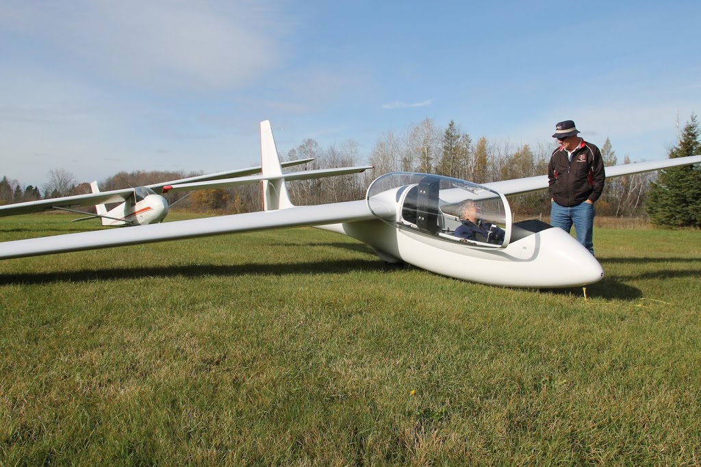 Rideau Valley Soaring School | Dilworth Rd, Kars, ON K0A 2E0, Canada | Phone: (613) 366-8208