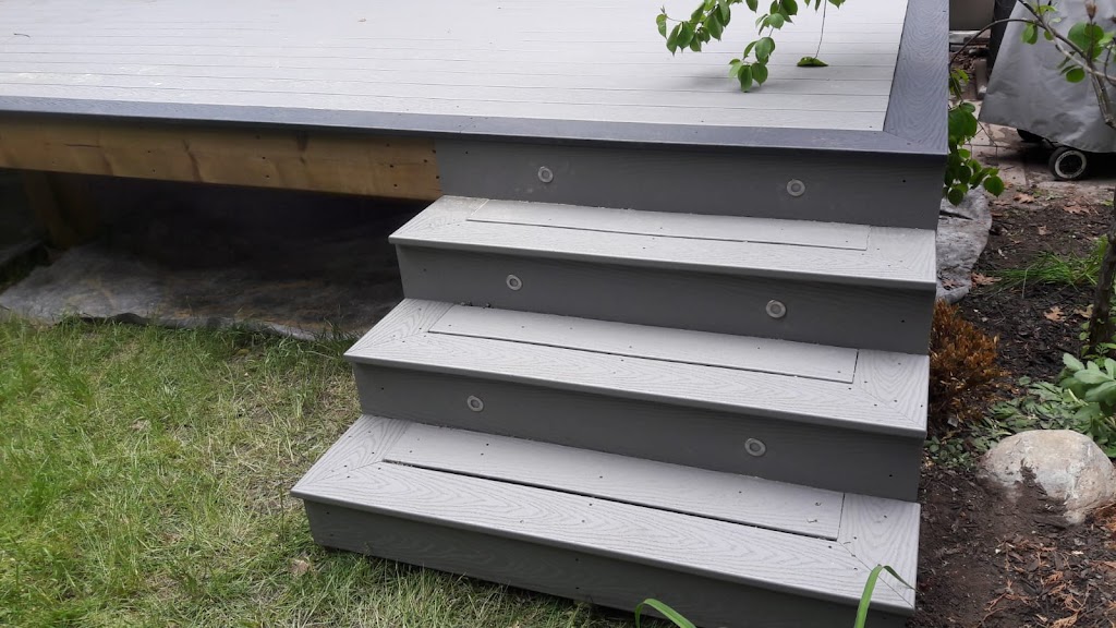 Deck Builder Aurora | 448 Hollandview Trail #12, Aurora, ON L4G 0G3, Canada | Phone: (647) 428-8438