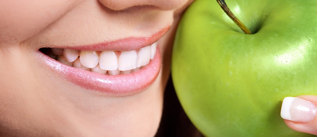 Hakeem Dental | 2250 Bovaird Dr E #105, Brampton, ON L6R 0W3, Canada | Phone: (905) 792-9922