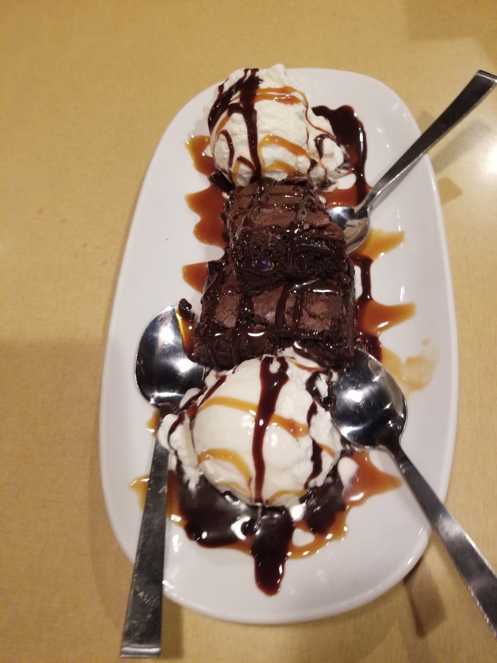 Boston Pizza | 12286 Symons Valley Rd NW, Calgary, AB T2P 0A3, Canada | Phone: (403) 457-1515