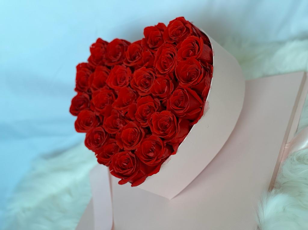 Glamour Eternal Roses | 138 Skyview Cir NE, Calgary, AB T3N 1B6, Canada | Phone: (587) 917-6557