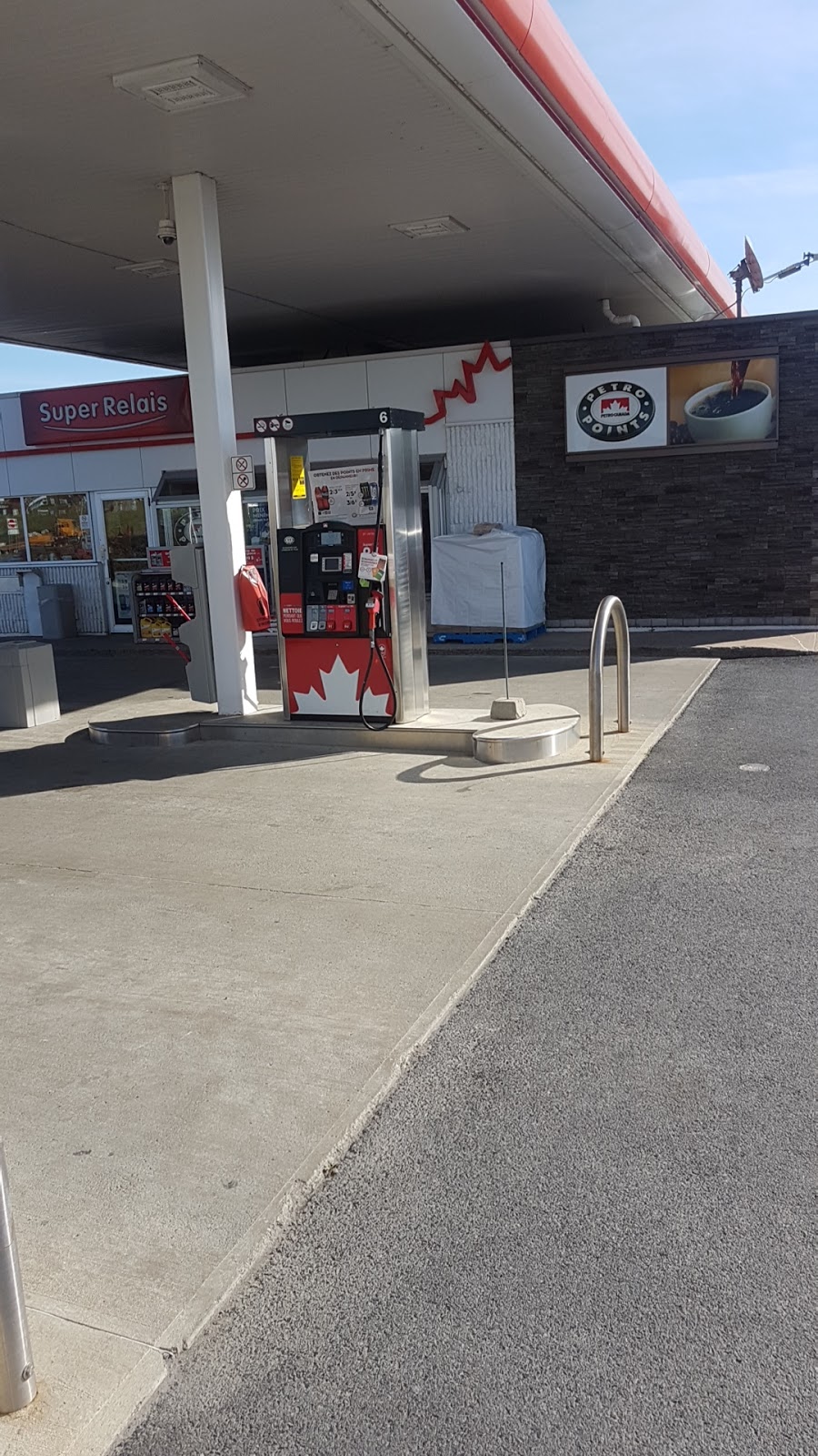 Petro-Canada | 4200 Rue Bernard-Pilon, Saint-Mathieu-de-Beloeil, QC J3G 4S7, Canada | Phone: (450) 464-1015