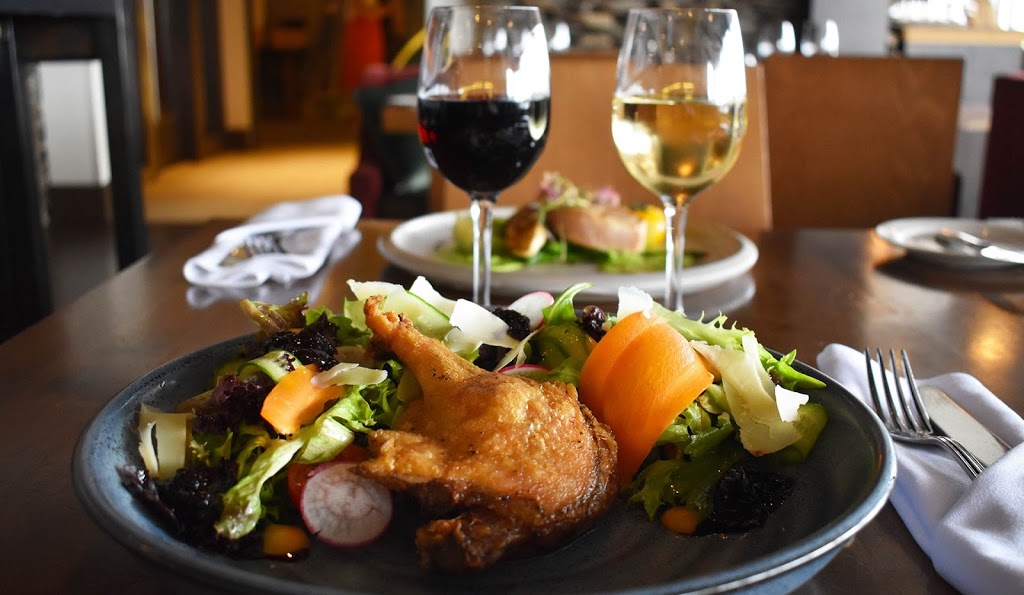 Chais58 | 39 Chemin Fridolin-Simard, Estérel, QC J0T 1E0, Canada | Phone: (888) 378-3735