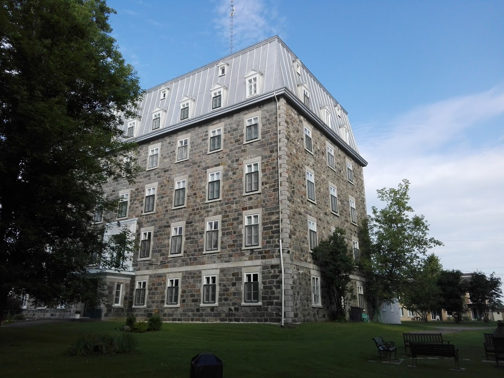 Auberge du Couvent | 370 Boulevard de la Montagne, Saint-Casimir, QC G0A 3L0, Canada | Phone: (418) 339-3232