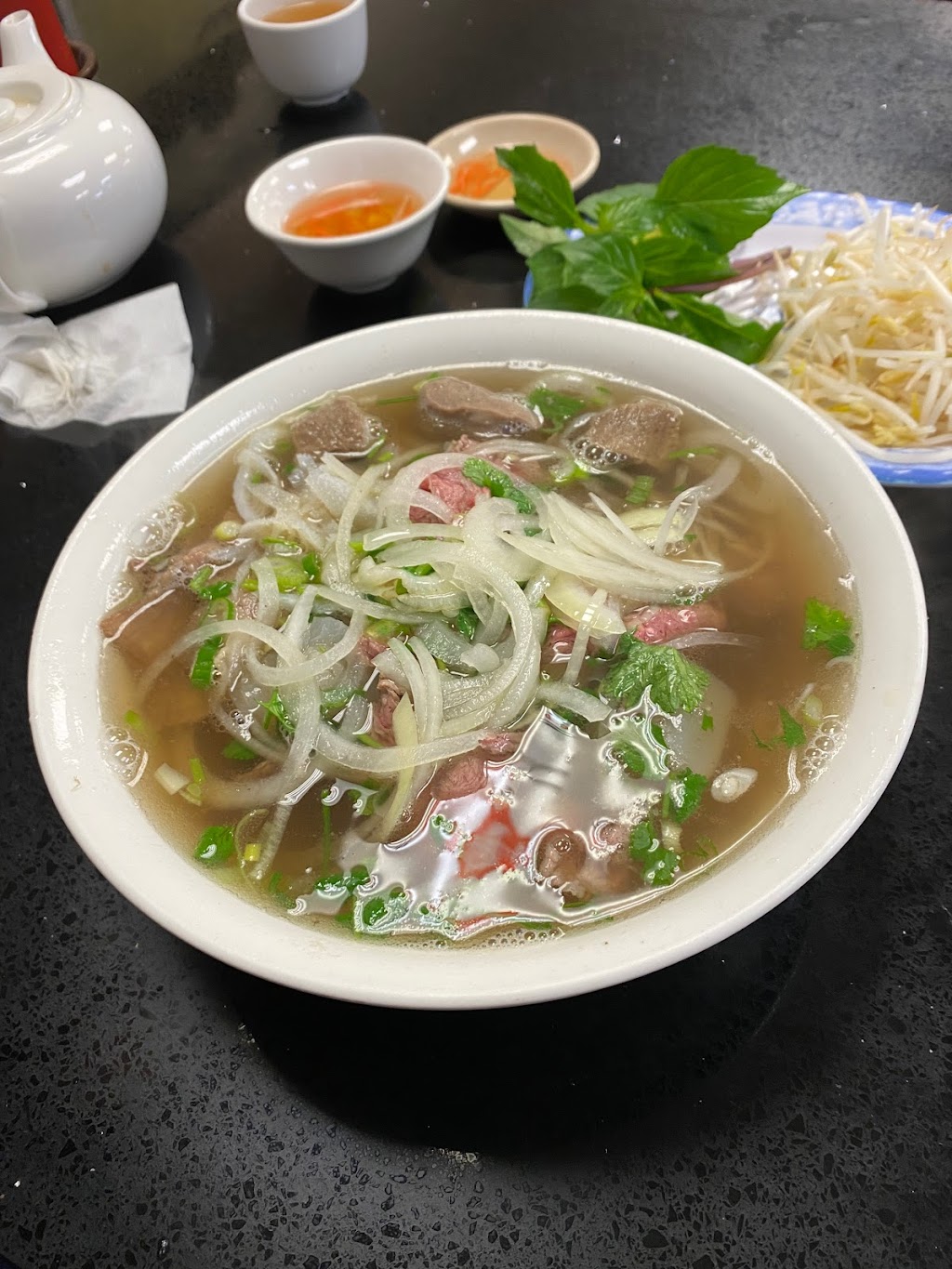 Pho Binh Minh | 5790 203 St, Langley, BC V3A 1W3, Canada | Phone: (604) 533-6938