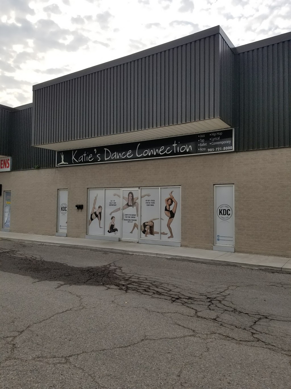 Katies Dance Connection | 133 Taunton Rd W, Oshawa, ON L1G 3T4, Canada | Phone: (905) 721-8000