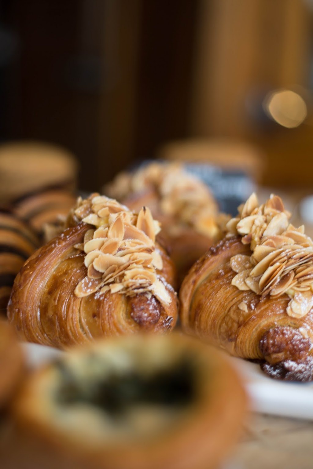 I DEAL coffee & wine bar | 221 Sorauren Ave, Toronto, ON M6R 2G1, Canada | Phone: (416) 364-7700