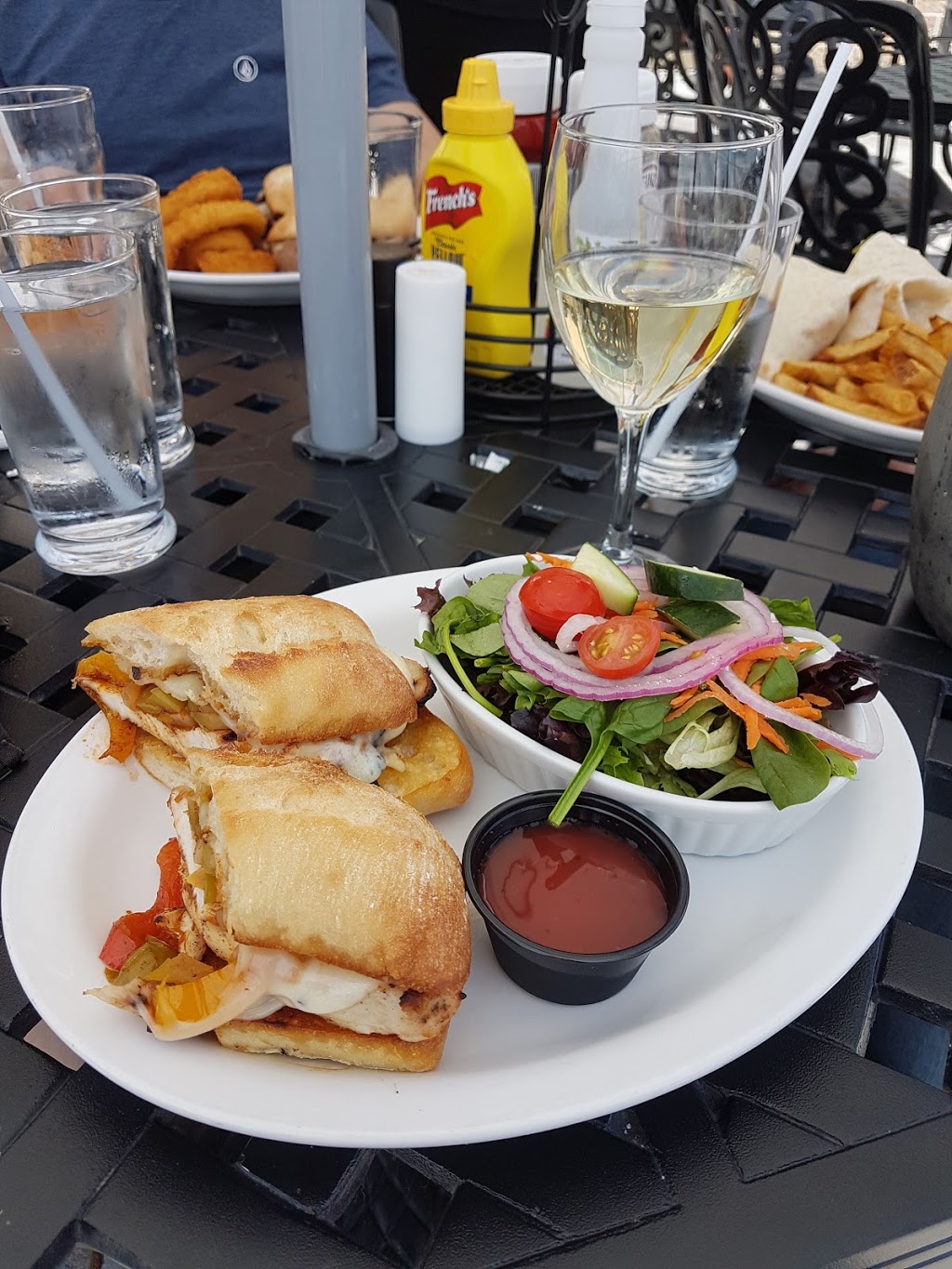 Dox Restaurant & Lounge | 2 Princess St, Kingston, ON K7L 1A2, Canada | Phone: (613) 549-8400