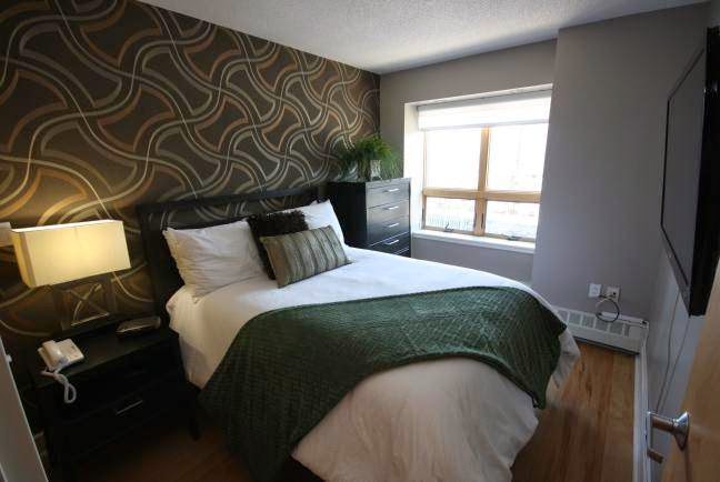 Premiere Suites Mississauga | Erin Centre Blvd, Mississauga, ON L5M 0P5, Canada | Phone: (905) 565-0422