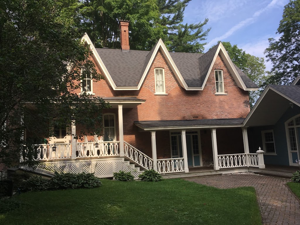 Manoir Sweetsburg | 795 Rue Principale, Cowansville, QC J2K 1K1, Canada | Phone: (450) 266-5414