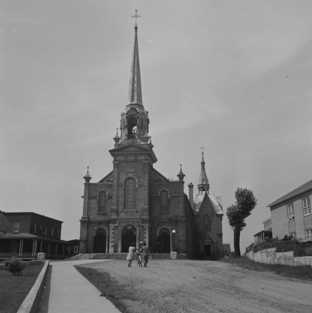 Église catholique Notre-Dame-du-Perpétuel-Secours | 3324 Place de lÉglise, Charny, QC G6X 3L8, Canada | Phone: (418) 839-8264