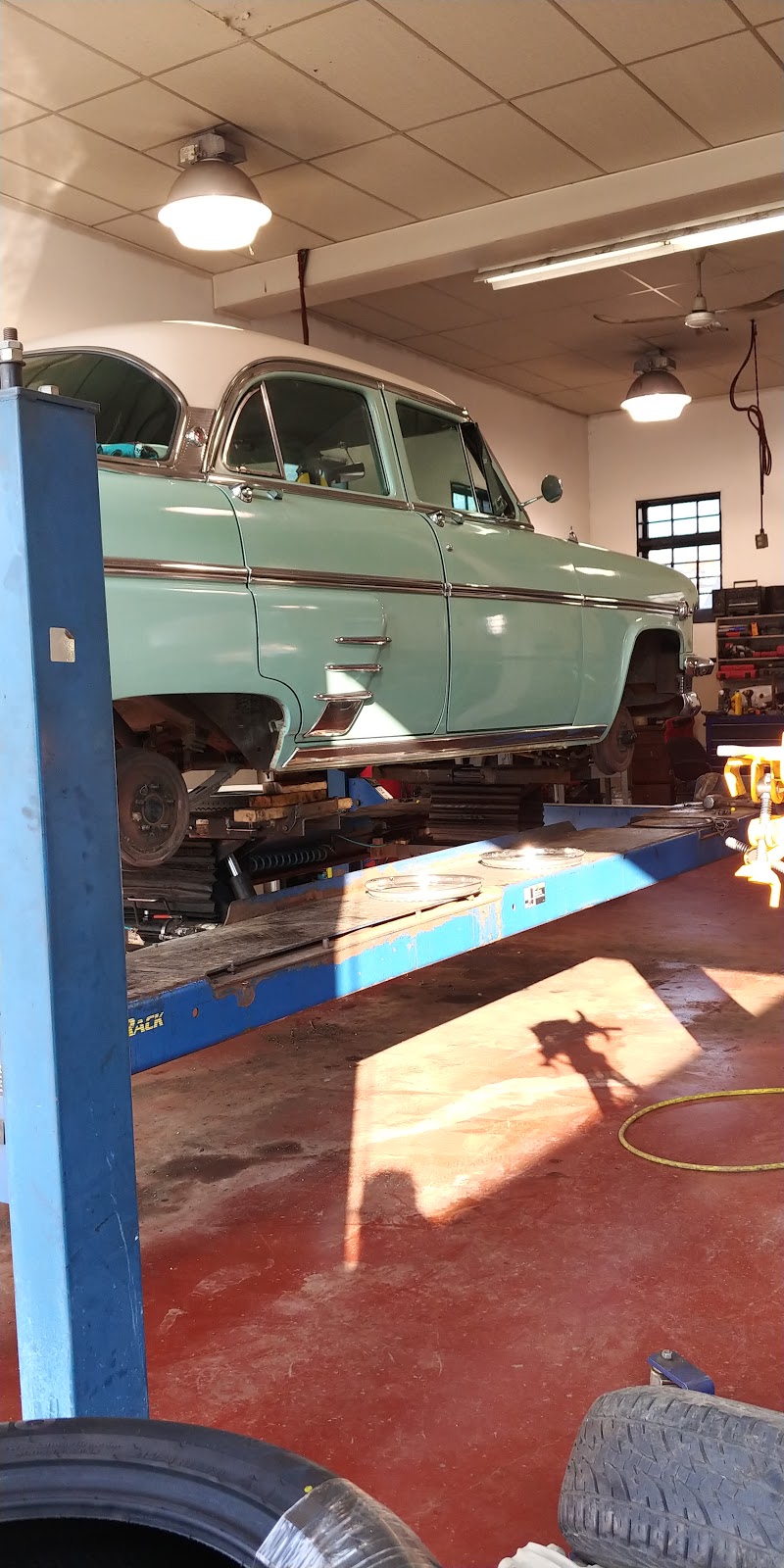 Modern Tire & Towing | 1756 Agassiz-Rosedale Hwy, Agassiz, BC V0M 1A0, Canada | Phone: (604) 796-2611