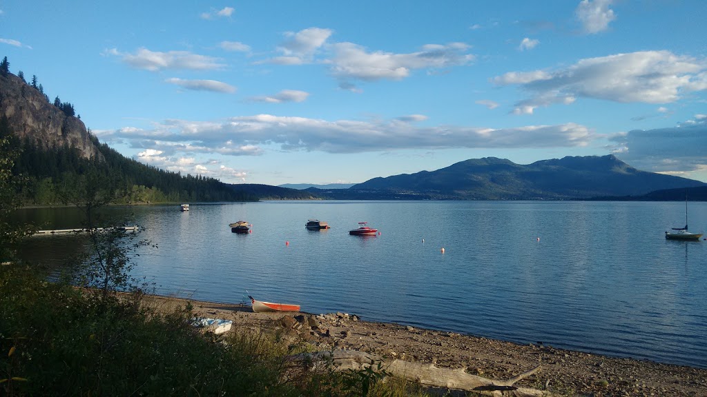 Sky Blue Waters Resort | 3463 Sunnybrae-Canoe Point Rd, Tappen, BC V0E 2X1, Canada | Phone: (250) 835-4531