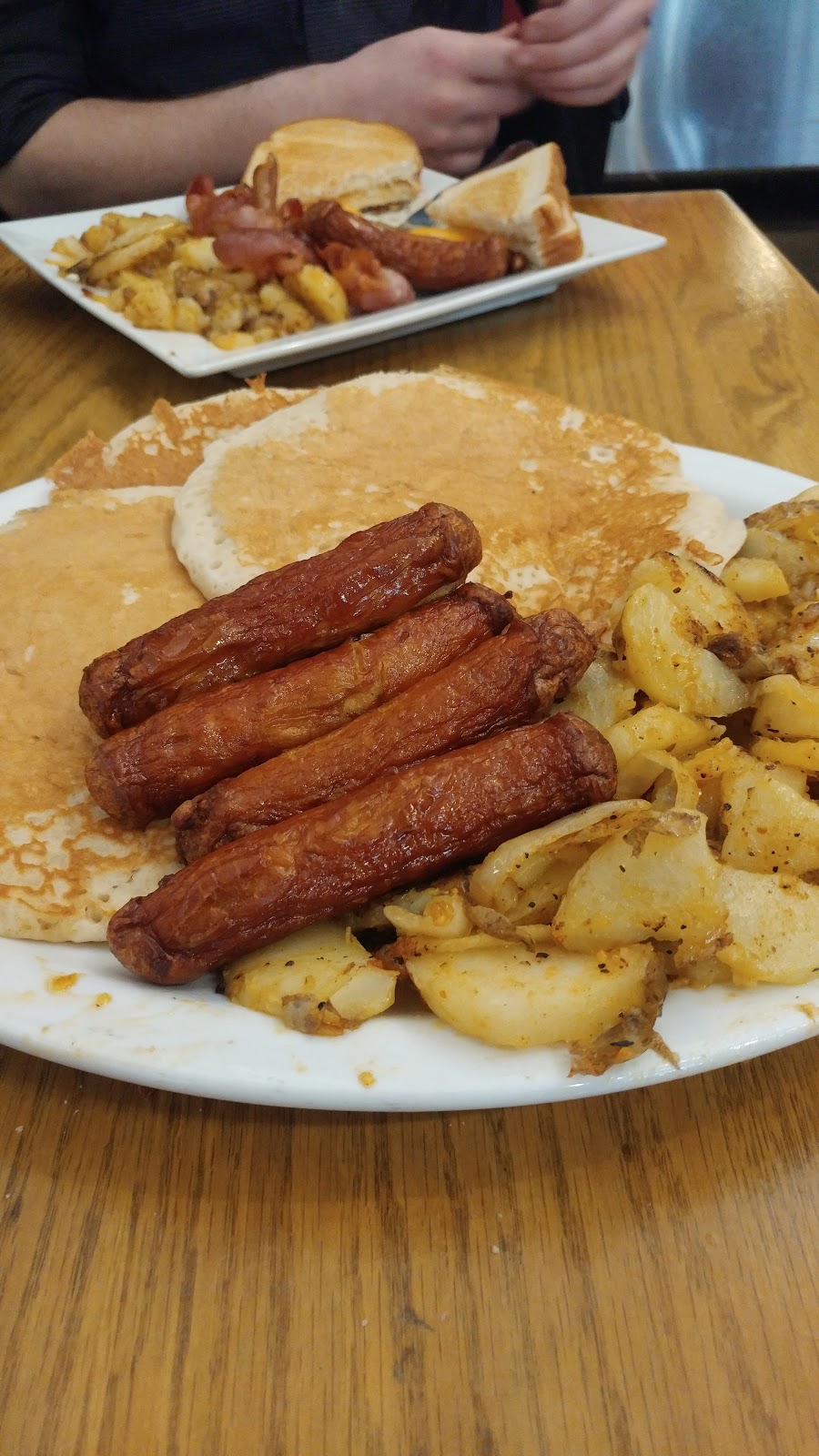 Lonnies On Market St | 42 Market St, Brantford, ON N3T 2K6, Canada | Phone: (519) 752-0011
