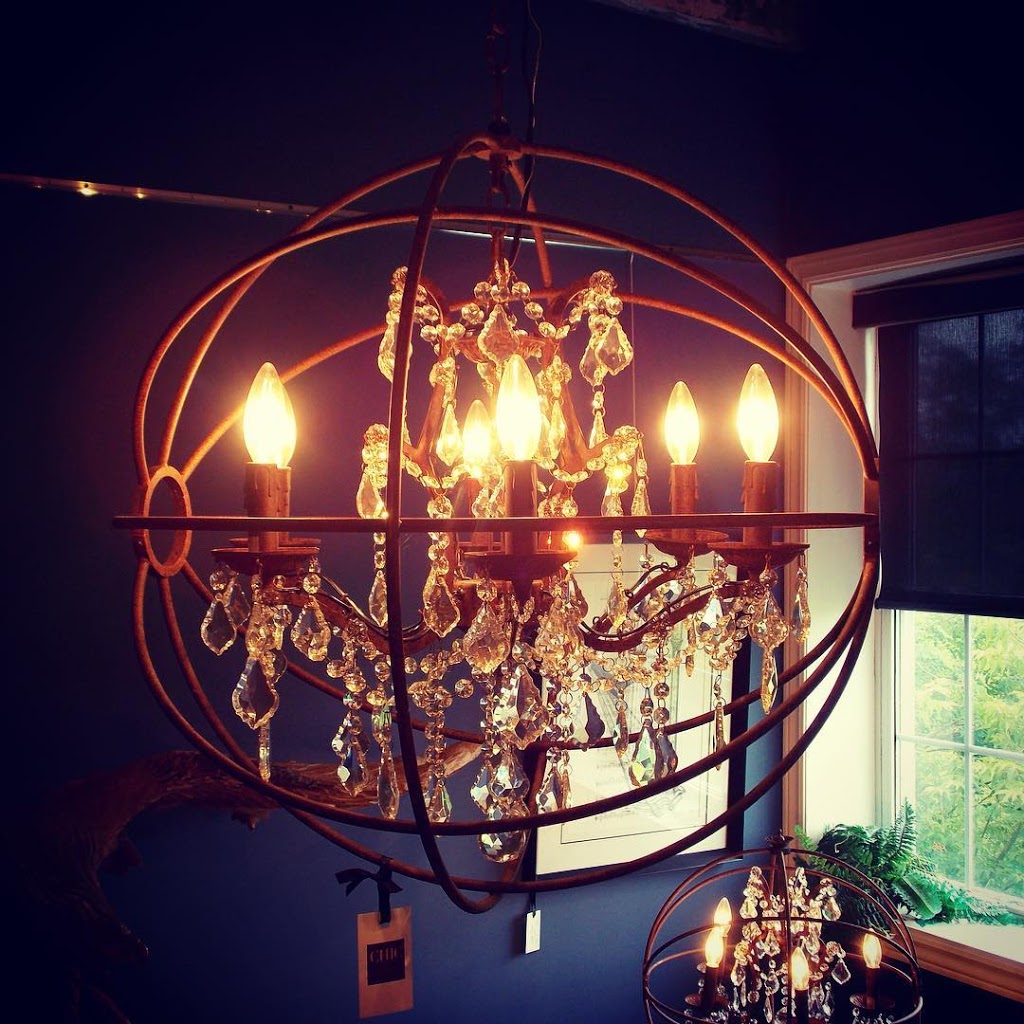 Chic by Janssen | 3836 Main St #9, Jordan Station, ON L0R 1S0, Canada | Phone: (905) 562-0083