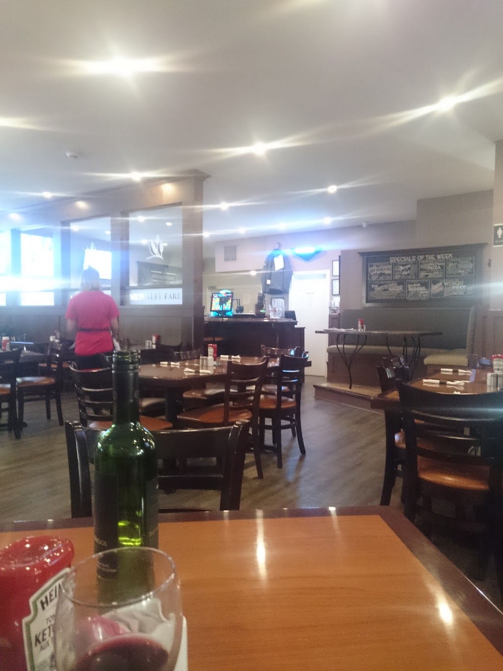 Metcalfe Fare Bar and Grill | 7905 Victoria St, Metcalfe, ON K0A 2P0, Canada | Phone: (613) 821-0444
