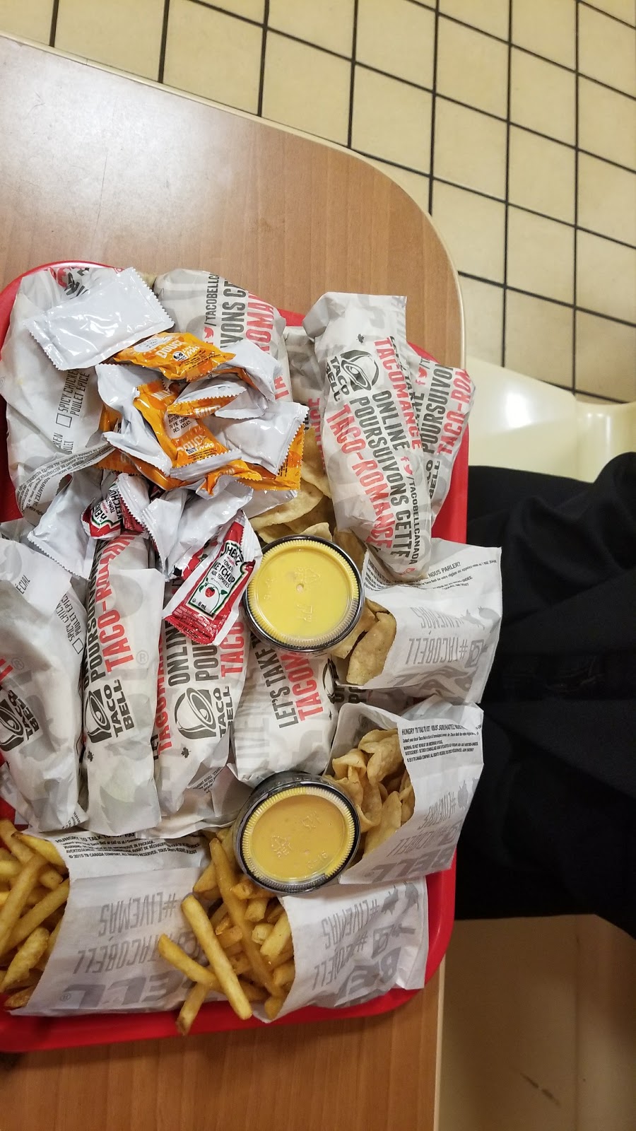 Taco Bell | 951 Homer Watson Blvd, Kitchener, ON N2C 1L8, Canada | Phone: (519) 748-9051