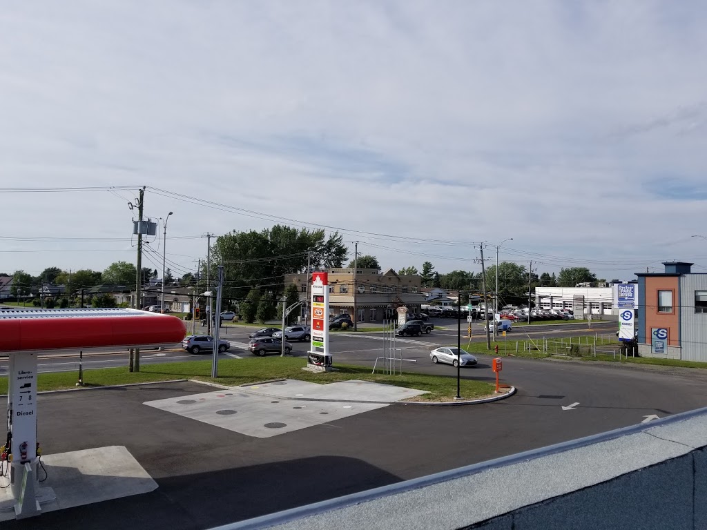 A&W Canada | 220 Boulevard Saint-Jean-Baptiste, Mercier, QC J6R 3B8, Canada | Phone: (514) 664-5592