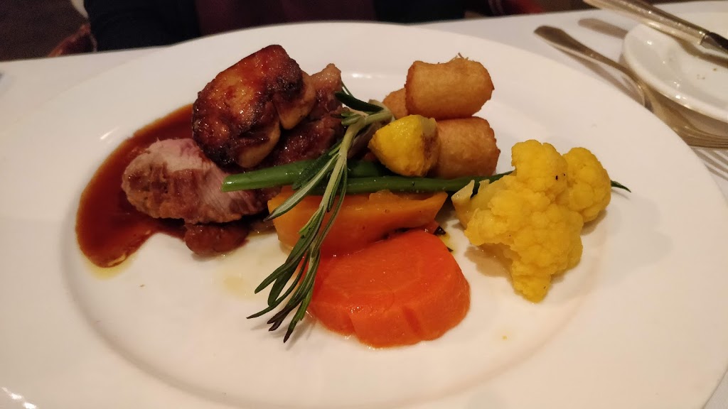 La Chaumiere Restaurant | 139 17 Ave SW, Calgary, AB T2S 0A1, Canada | Phone: (403) 228-5690
