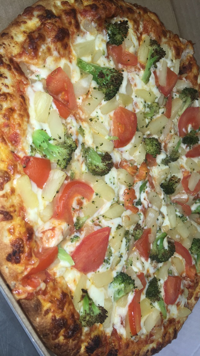 The Pizza House | 155 Main St E, Grimsby, ON L3M 0A3, Canada | Phone: (905) 945-4544