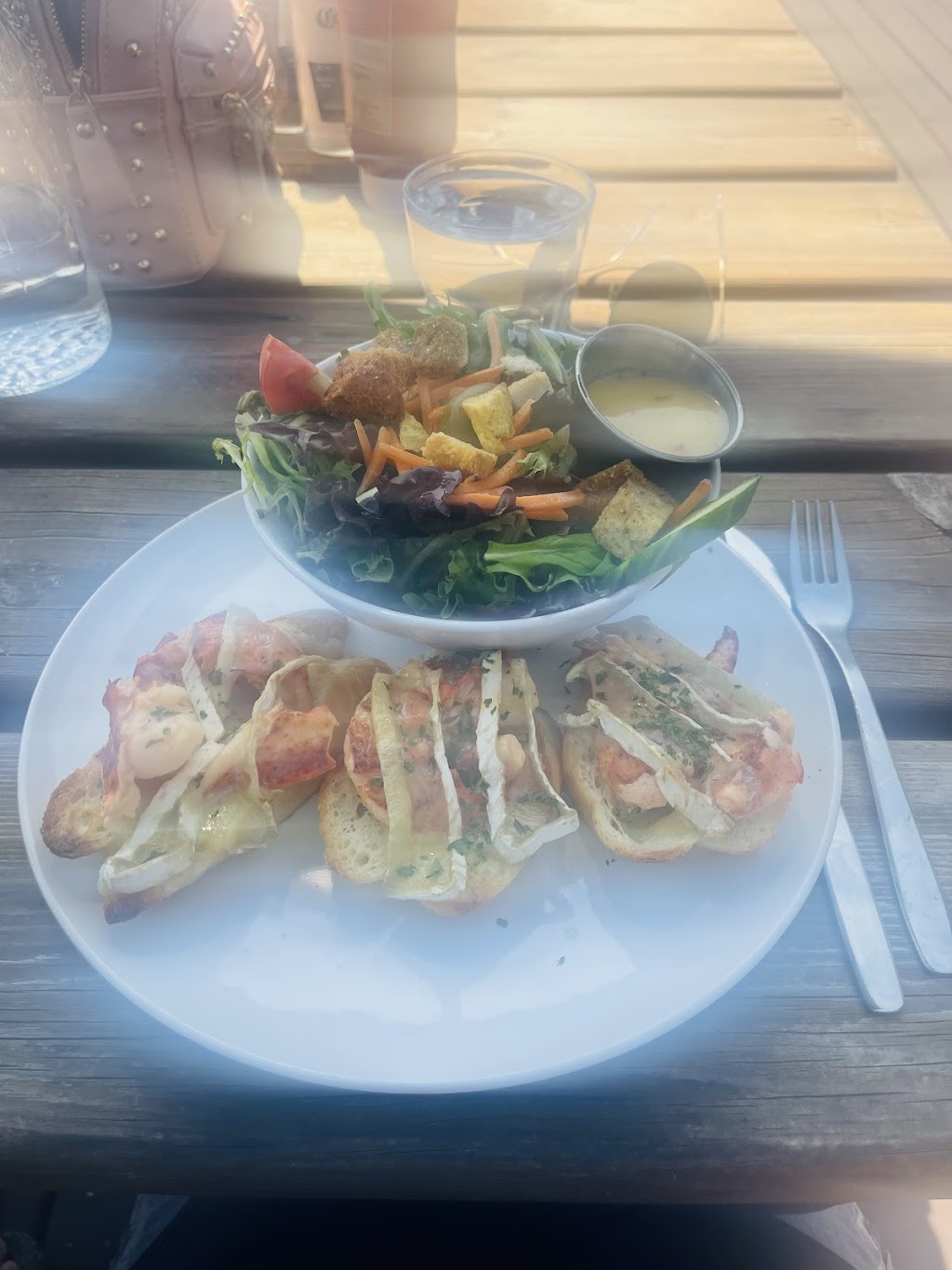 Dockside Restaurant and Bar | 90 Kenabeek St, West Saint Paul, MB R4A 1A3, Canada | Phone: (204) 515-6121
