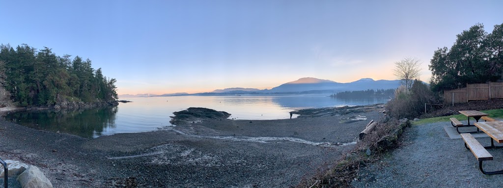 Elliot Beach Park | Elliot Way, Ladysmith, BC V9G 1K7, Canada | Phone: (250) 746-2620