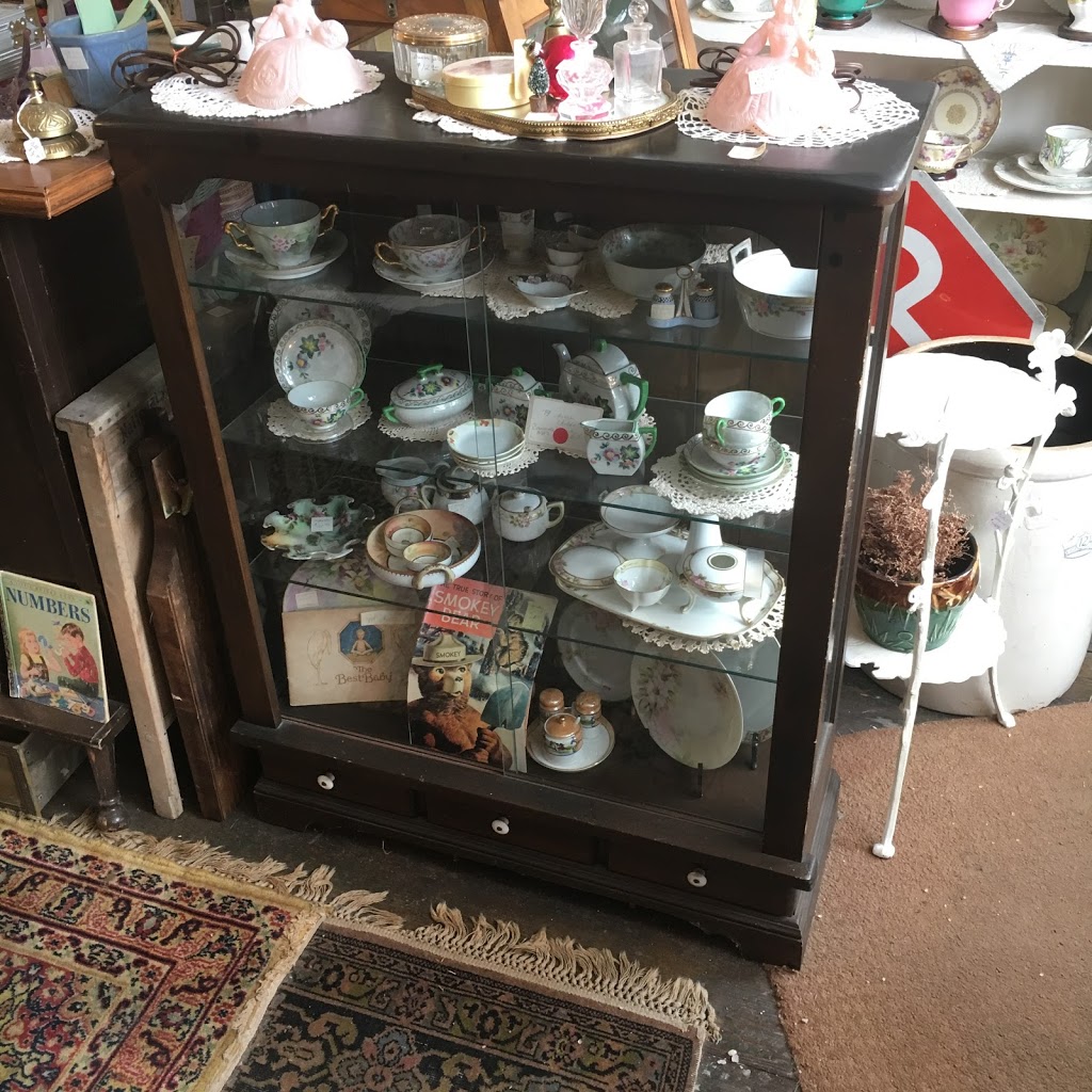 Old Times N Such | 213 Broadway St, Marine City, MI 48039, USA | Phone: (810) 765-9577
