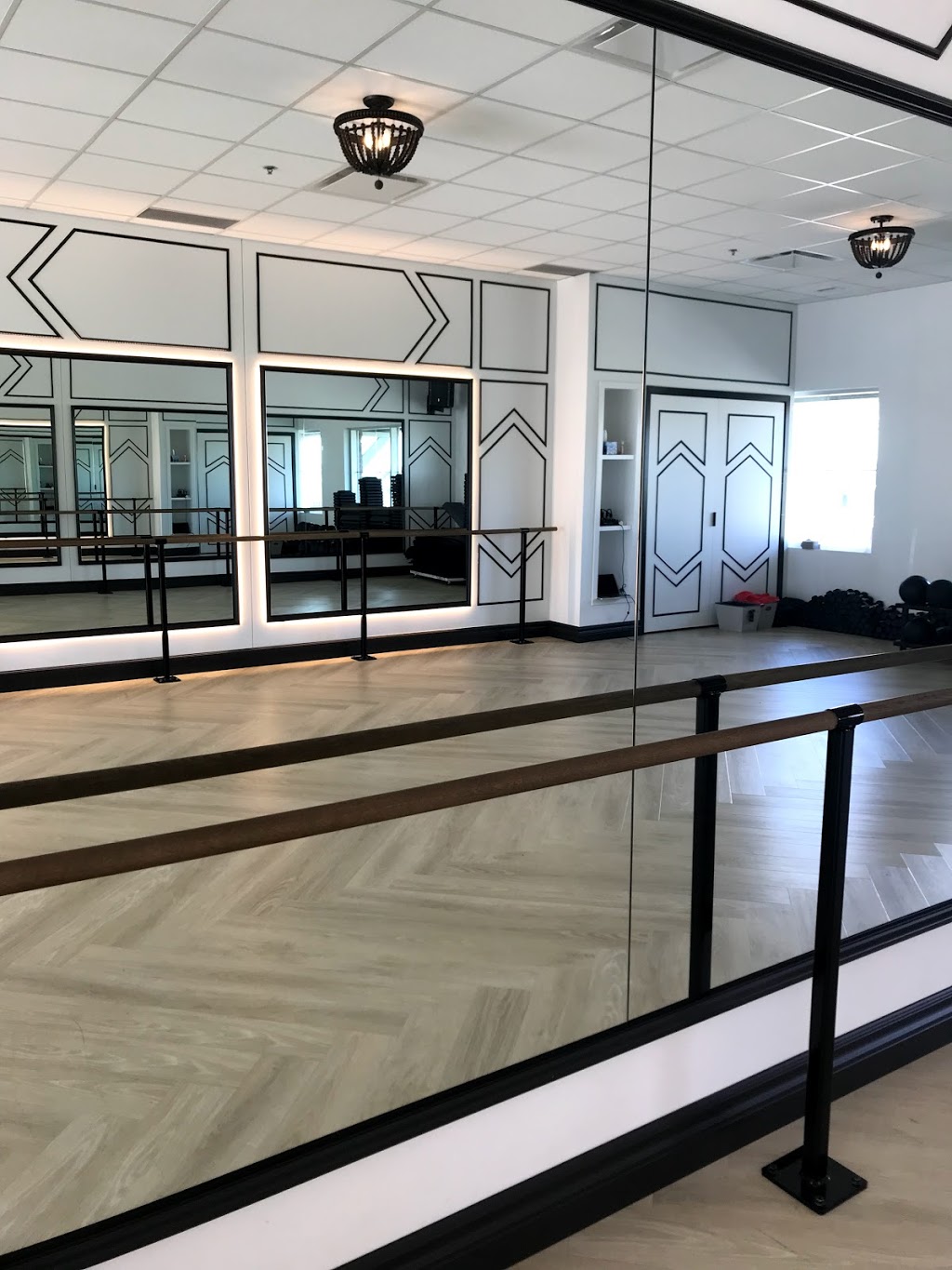 BARRE BELLE | 100 Auburn Meadows Drive Southeast #608, Calgary, AB T3M 2G5, Canada | Phone: (587) 356-3596