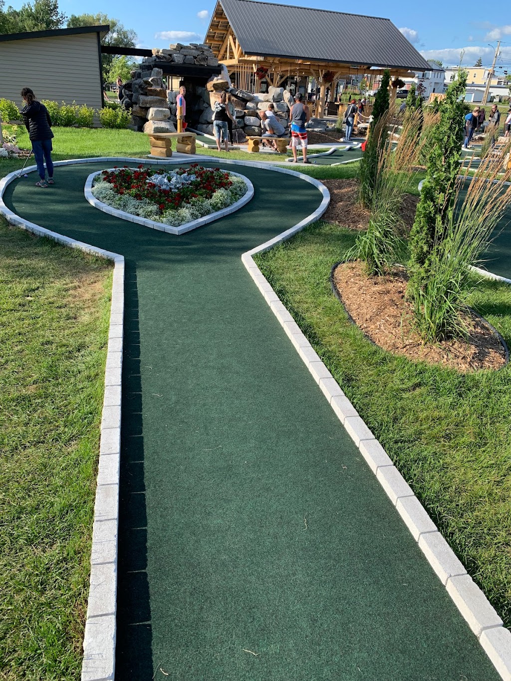 Mini-Golf Disraeli | 140 Rue De La Gare, Disraeli, QC G0N 1E0, Canada | Phone: (581) 209-0008