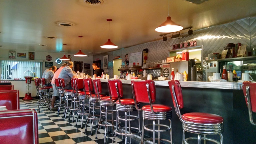 Bucks Diner | 8927 Dixie Hwy, Fair Haven, MI 48023, USA | Phone: (586) 725-1000