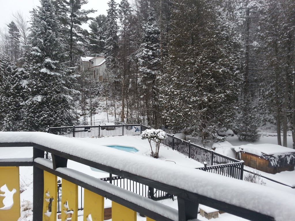 Auberge Bonne Nuit Bonjour B&B | 1980 Boulevard de Sainte-Adèle, Sainte-Adèle, QC J8B 2N5, Canada | Phone: (450) 229-7500