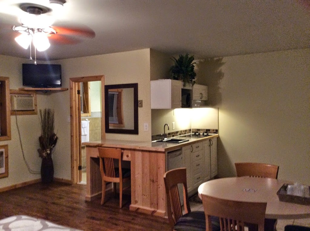 Tay Motel | 3015 Mayhew Rd, Waubaushene, ON L0K 2C0, Canada | Phone: (705) 538-2261
