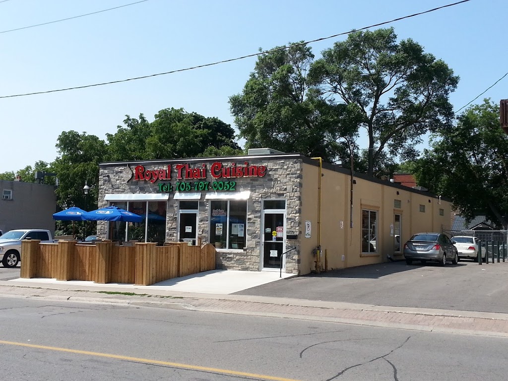 Royal Thai Cuisine | 62 Maple Ave, Barrie, ON L4N 1A2, Canada | Phone: (705) 797-0052