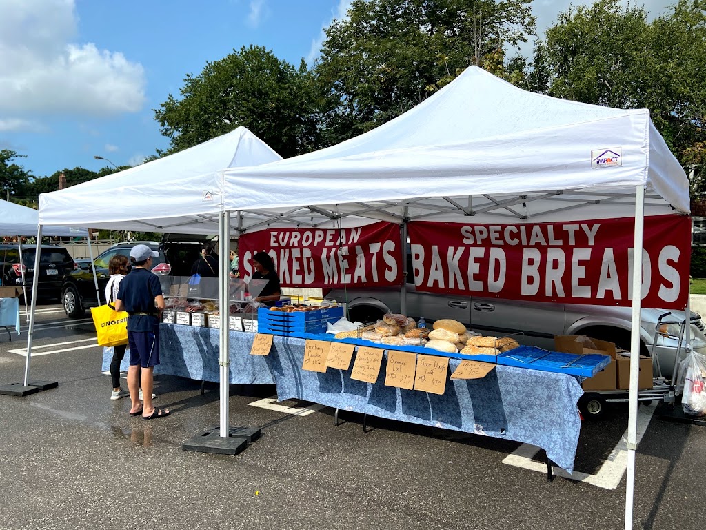 The Eglinton Way Farmers’ Market | 125 Burnaby Blvd, Toronto, ON M5N 1G5, Canada | Phone: (416) 487-3294
