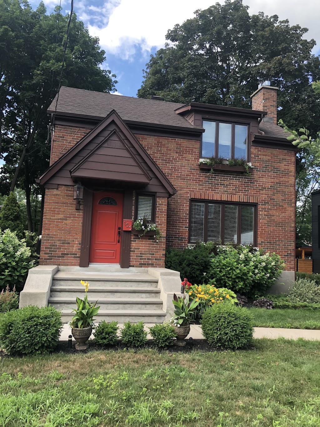 La Cimentière Inc | 2250 Rue Desautels, Saint-Hubert, QC J3Y 3V3, Canada | Phone: (514) 704-3440