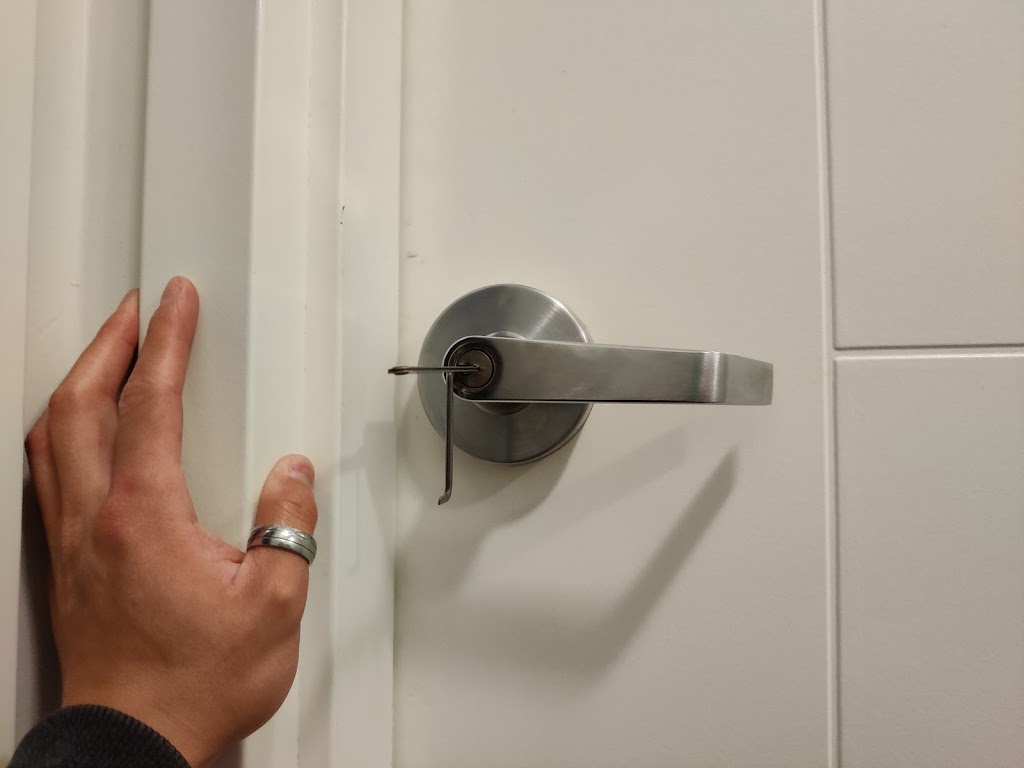Luu Emergency Locksmith | 189 Allen St E, Waterloo, ON N2J 1J9, Canada | Phone: (647) 703-6368