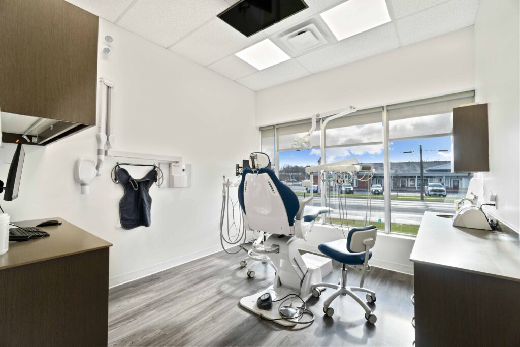Diamond Dental Orleans Blackburn Hamlet | 110 Bearbrook Rd Unit : 1, Gloucester, ON K1B 5R2, Canada | Phone: (613) 424-1010