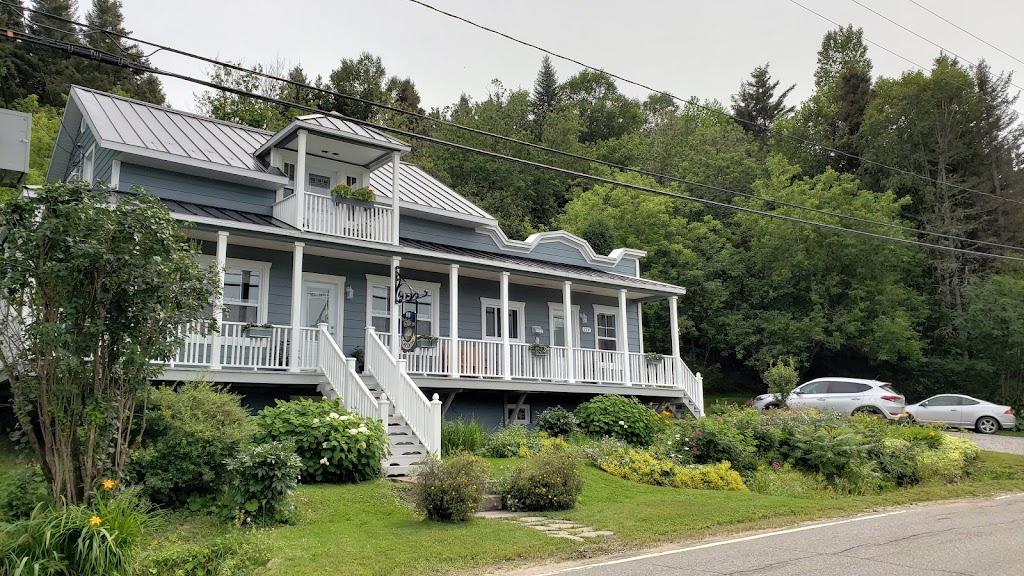 Gite Du Capitaine 274 Rue SaintJeanBaptiste, L'AnseSaintJean, QC